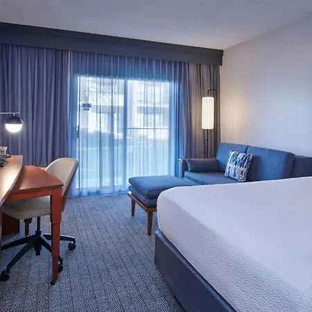 Courtyard Detroit Metro Airport Romulus Hotel Exterior photo